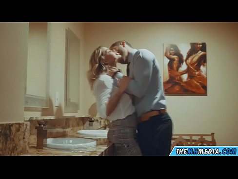 ❤️ Ko vas prsata blondinka zapelje na javnem stranišču ❌ Porno na porno sl.centr-klassiki.ru